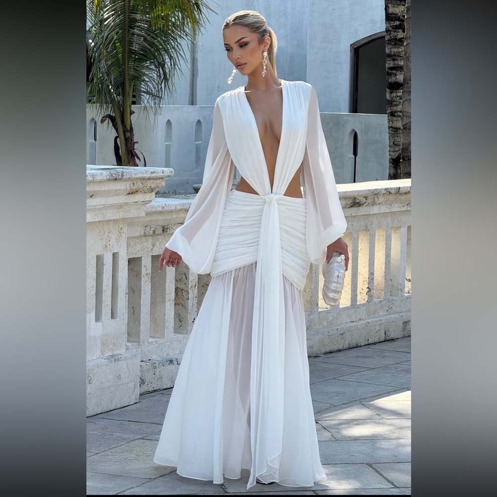 Chic White Backless Dress
